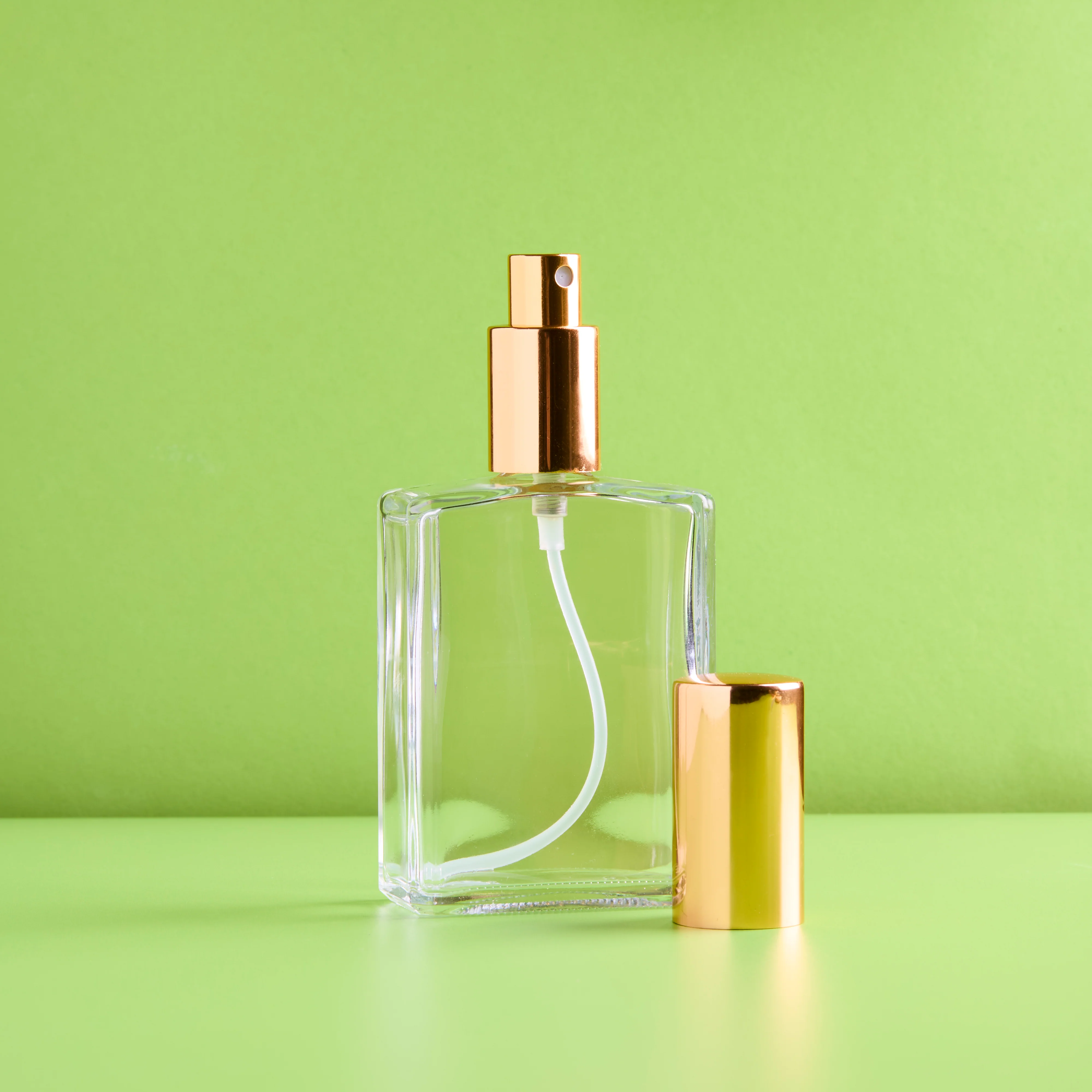 4 oz Glass Bottle with Gold Sprayer & Cap - Image 2